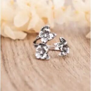 Silver Flower Ring Adjustable